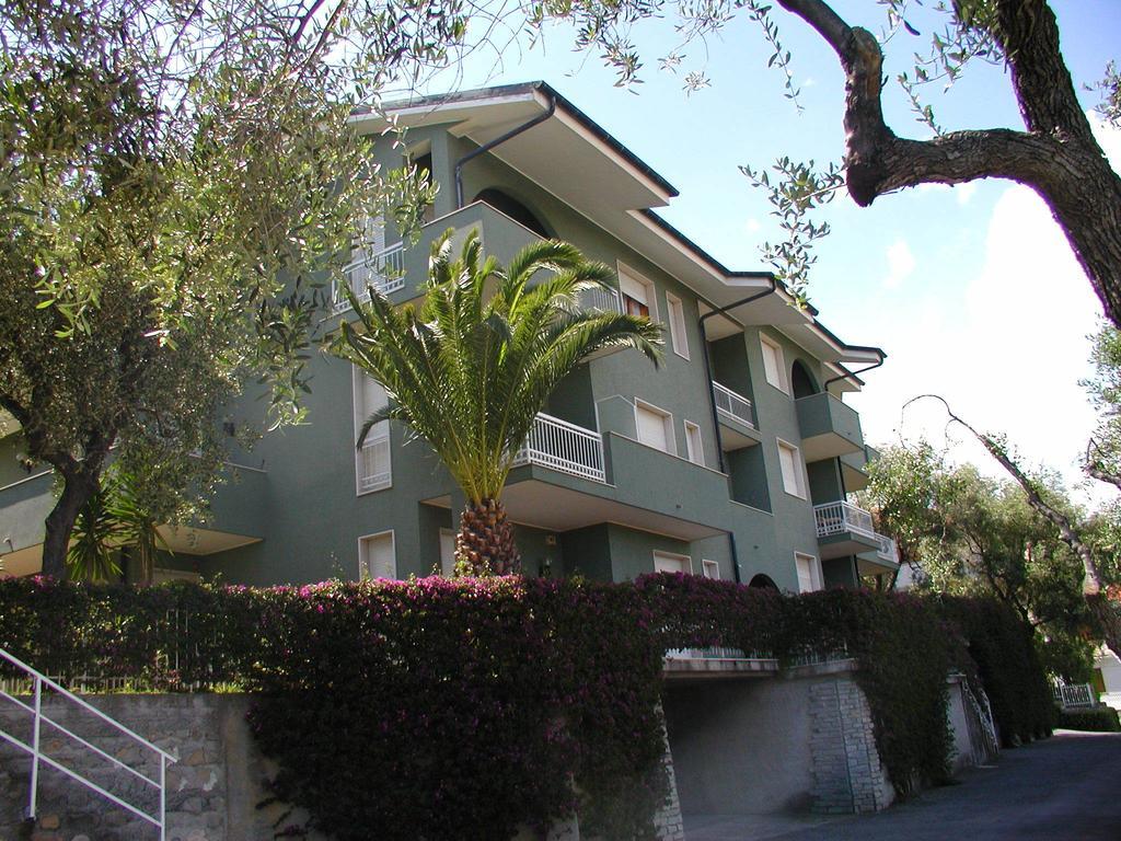 Residenza Il Poggio Daire San Bartolomeo Al Mare Dış mekan fotoğraf